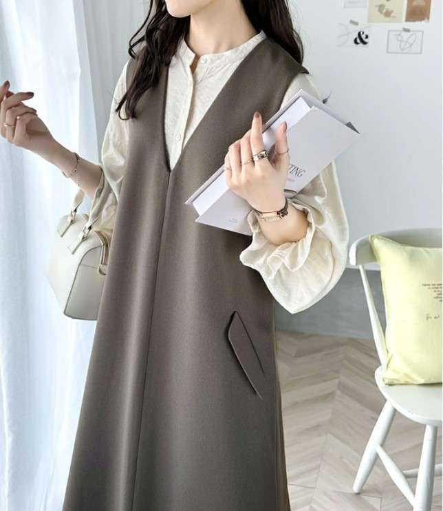 イエベ秋服　シンプル一枚仕立てベストワンピース