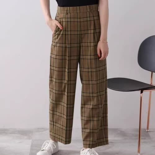 イエベ春/イエベ秋服　上品シルエット テーパードパンツ
