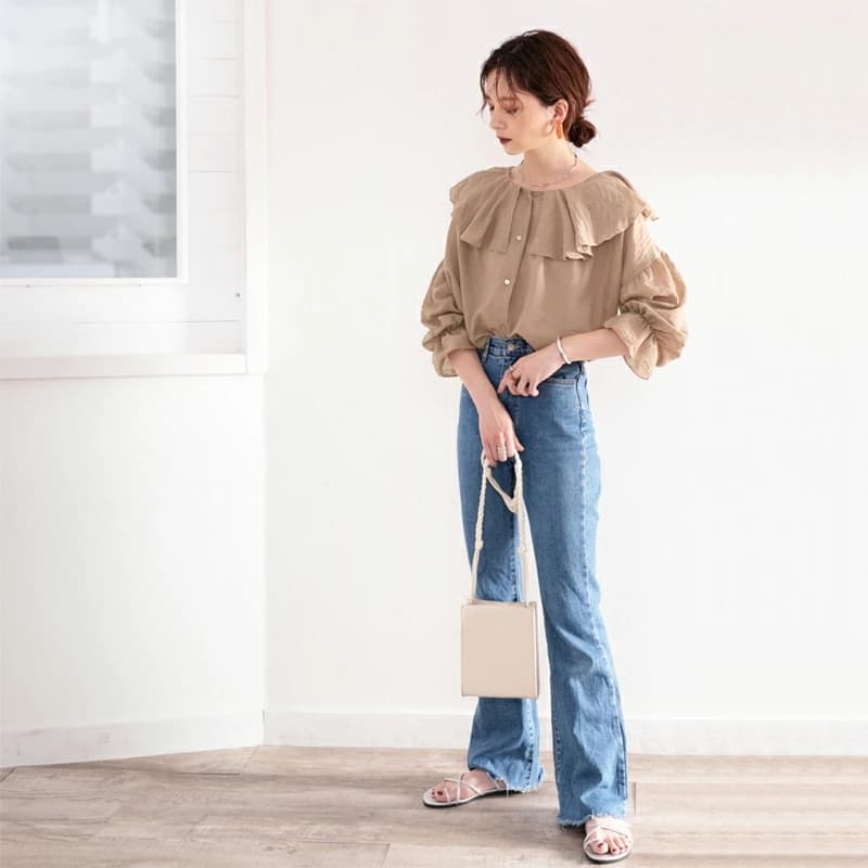 イエベ春/イエベ秋服　二段フリル後ろボタンブラウス
