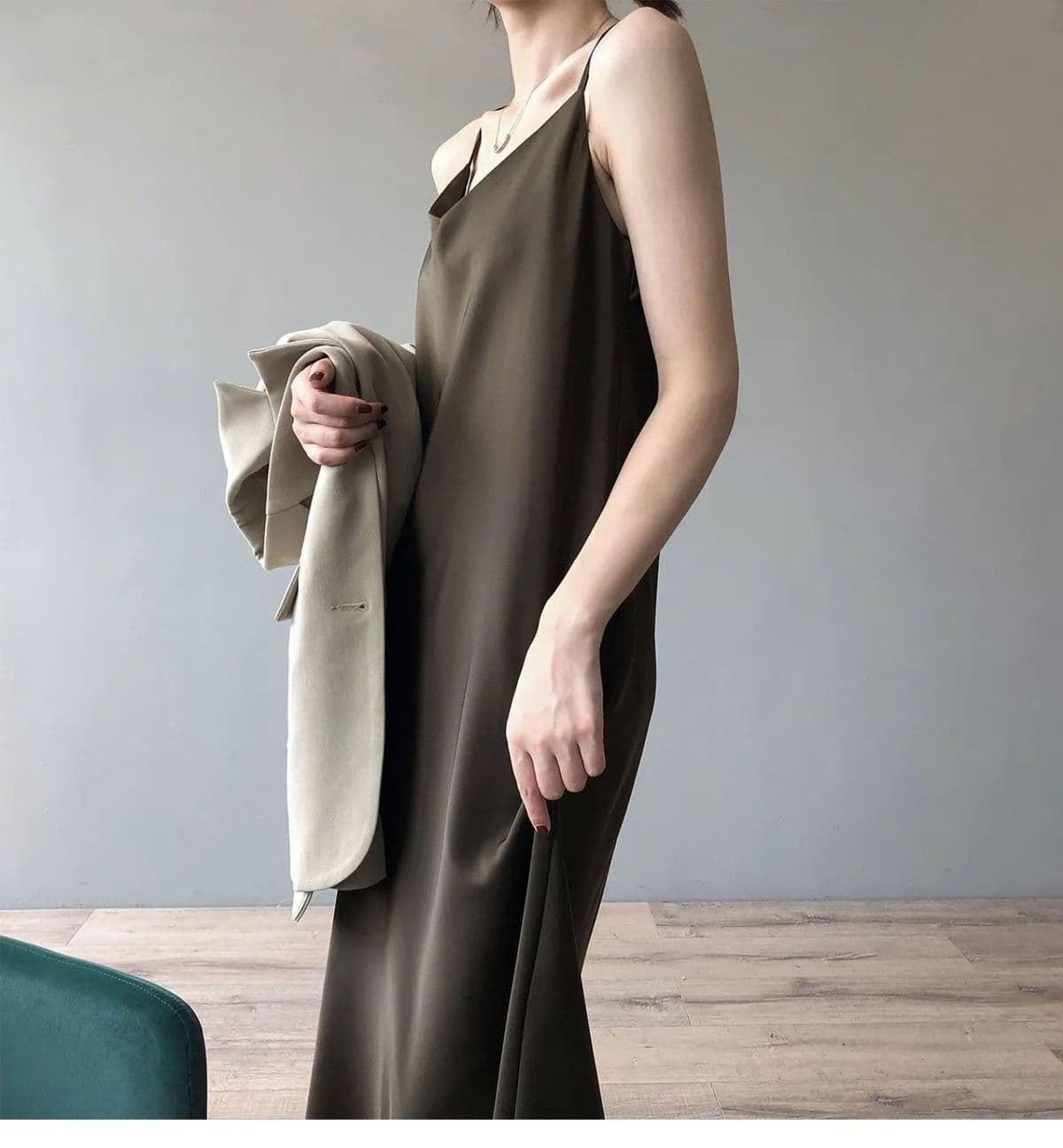 イエベ秋服　サテンノースリーブワンピース