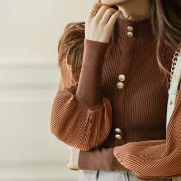 イエベ春/イエベ秋服　エレガントリブ編み立ち襟ブラウス