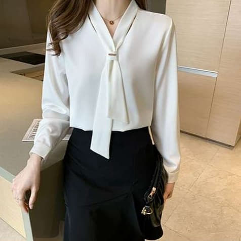 イエベ春服　優雅なタイ付きシルエットブラウス