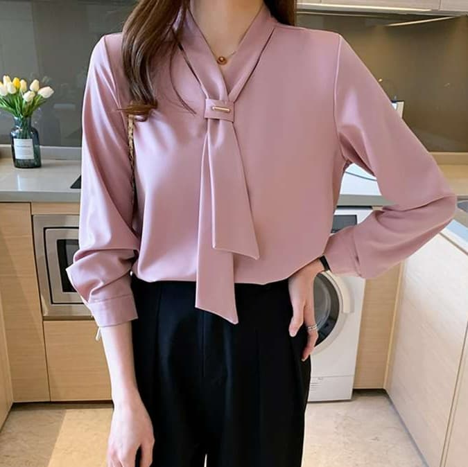 イエベ春服　優雅なタイ付きシルエットブラウス
