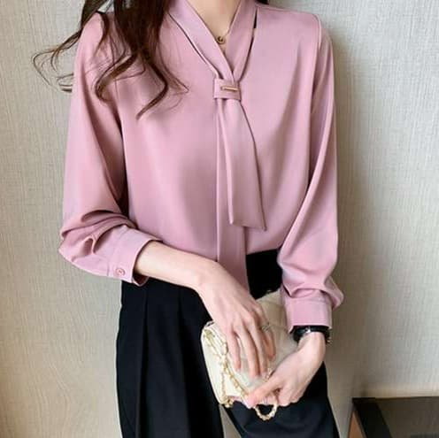 イエベ春服　優雅なタイ付きシルエットブラウス