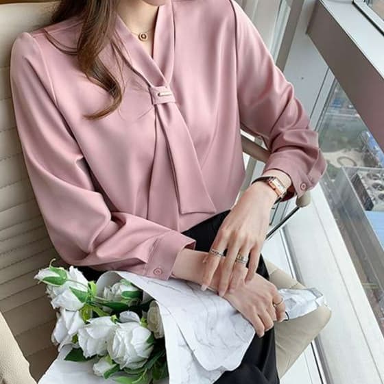 イエベ春服　優雅なタイ付きシルエットブラウス