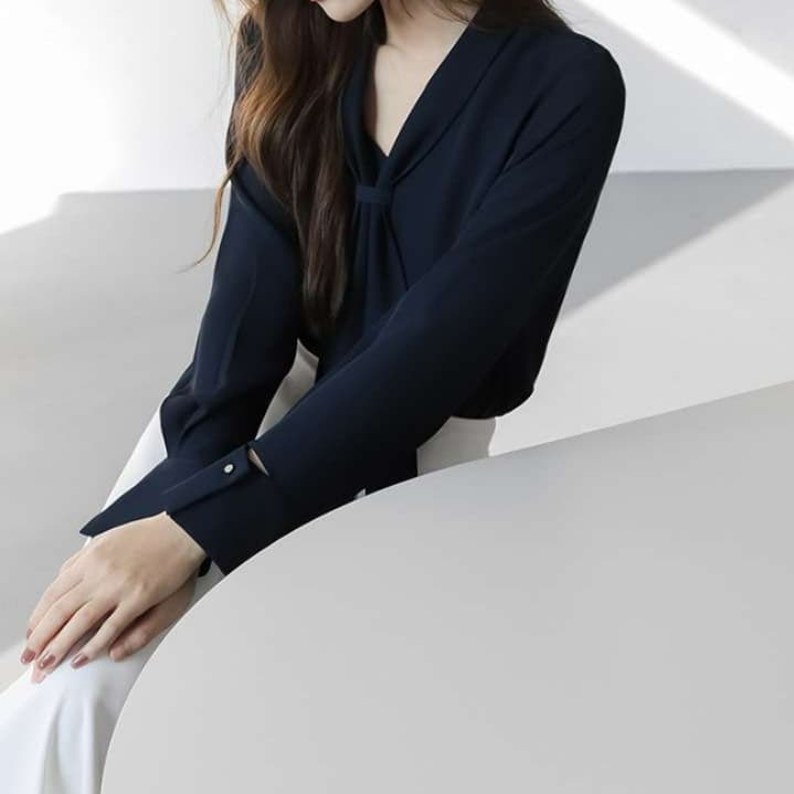 イエベ春服　ボウダイ襟付きブラウス