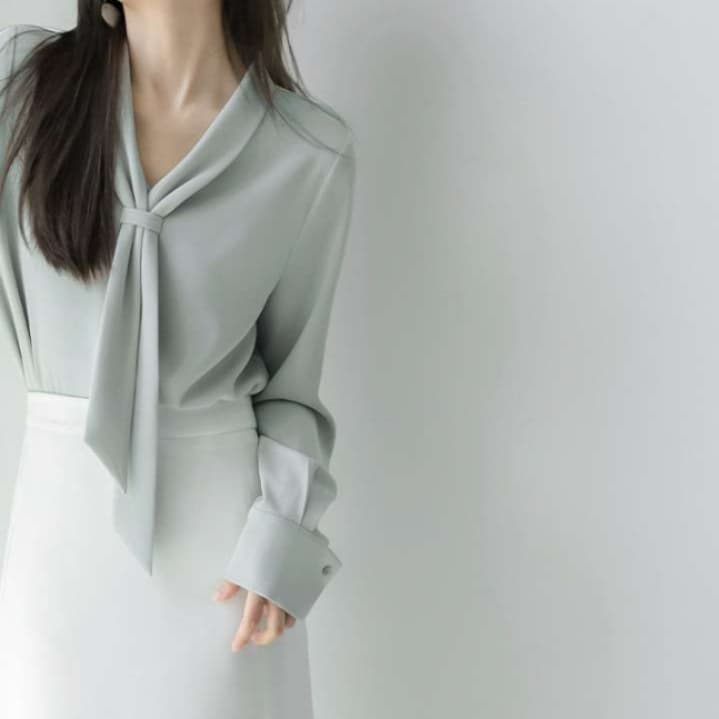 イエベ春服　ボウダイ襟付きブラウス