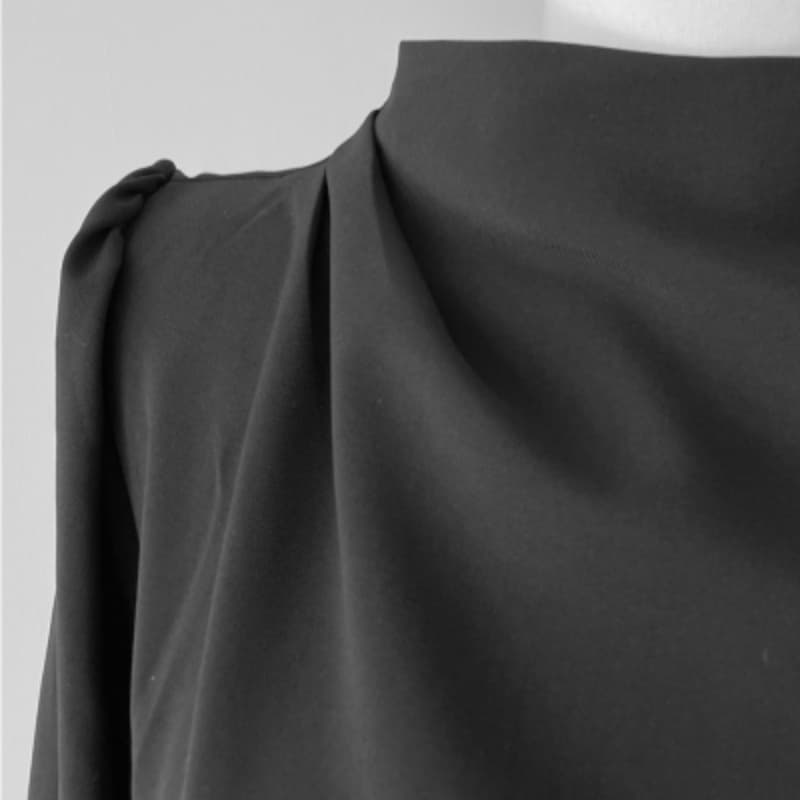 イエベ春/イエベ秋服　シルエット際立つフォーマルワンピース