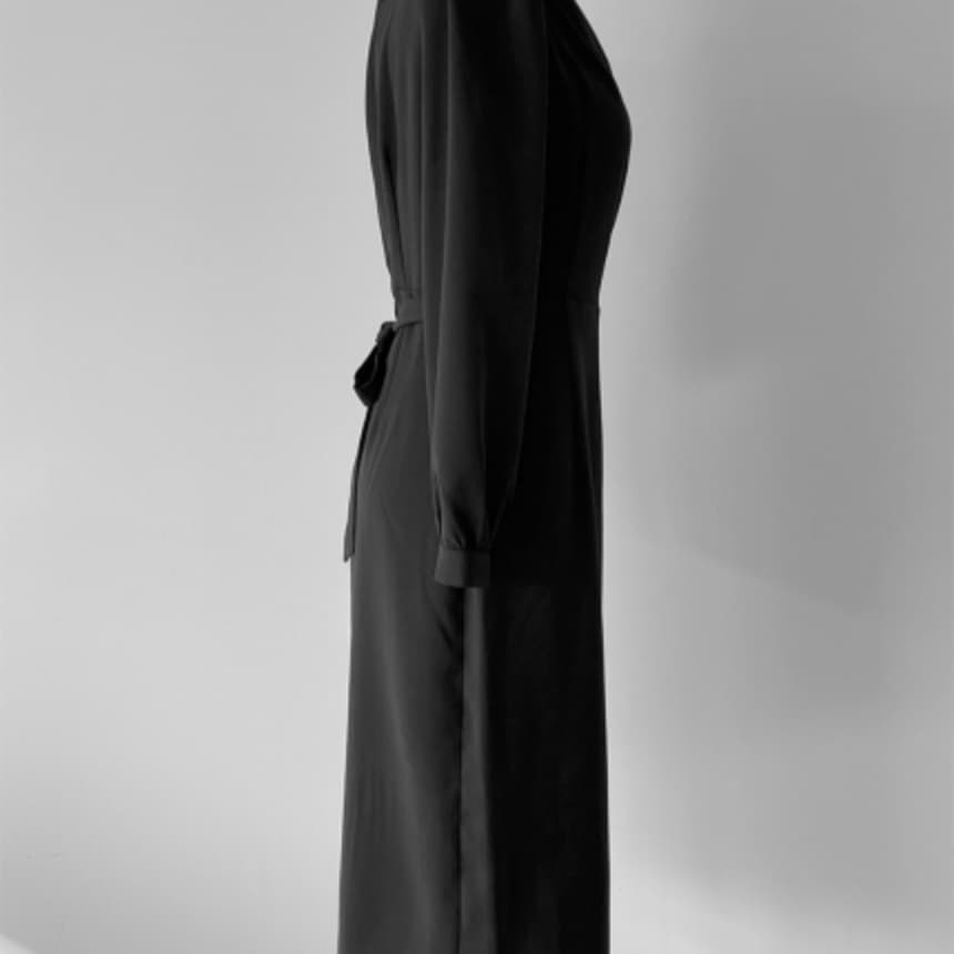 イエベ春/イエベ秋服　シルエット際立つフォーマルワンピース