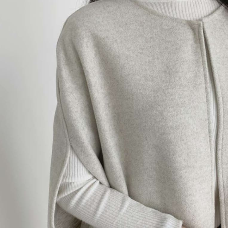 イエベ春/イエベ秋服　なめらかシルエット ケープコート