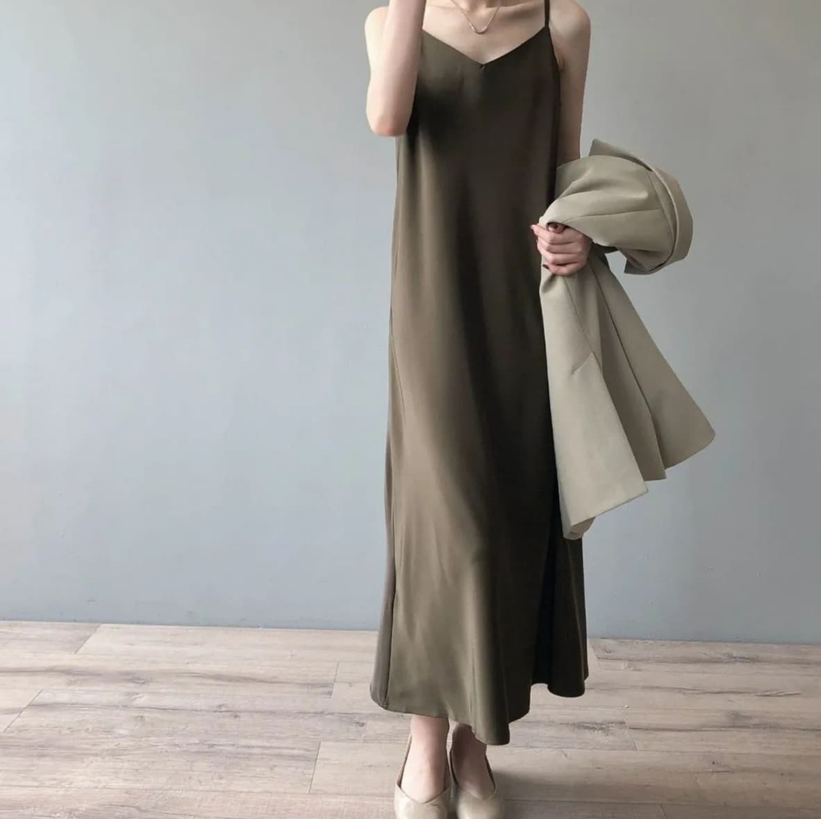 イエベ秋服　サテンノースリーブワンピース