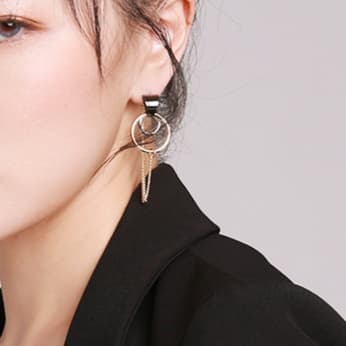 イエベ春/イエベ秋服　二重リング チェーンピアス