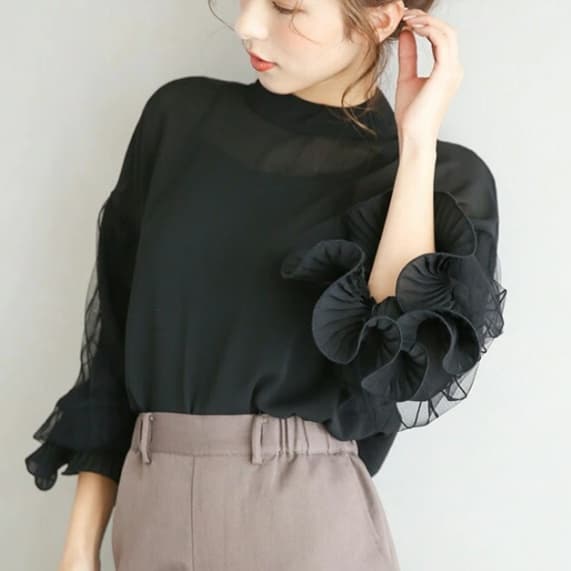イエベ春/イエベ秋服　シアーボリューム袖ブラウス