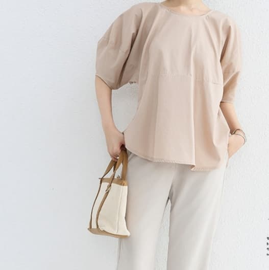 イエベ春/イエベ秋服　ボリューム袖デザインブラウス