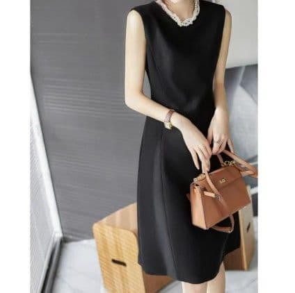 イエベ春/イエベ秋服　洗練シルエット ノースリーブワンピース