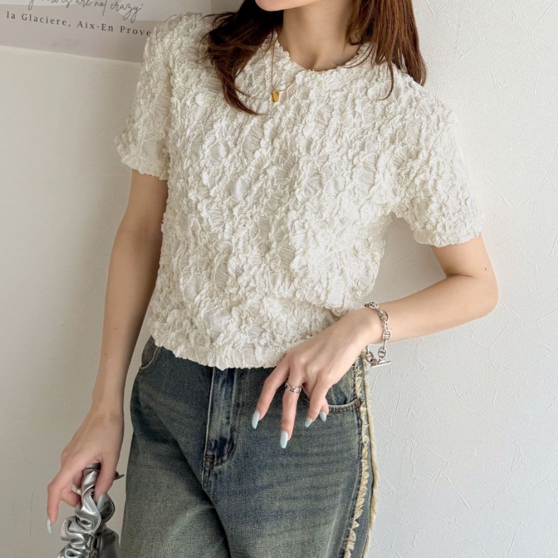 イエベ春/イエベ秋服　立体花模様クロップドTシャツ