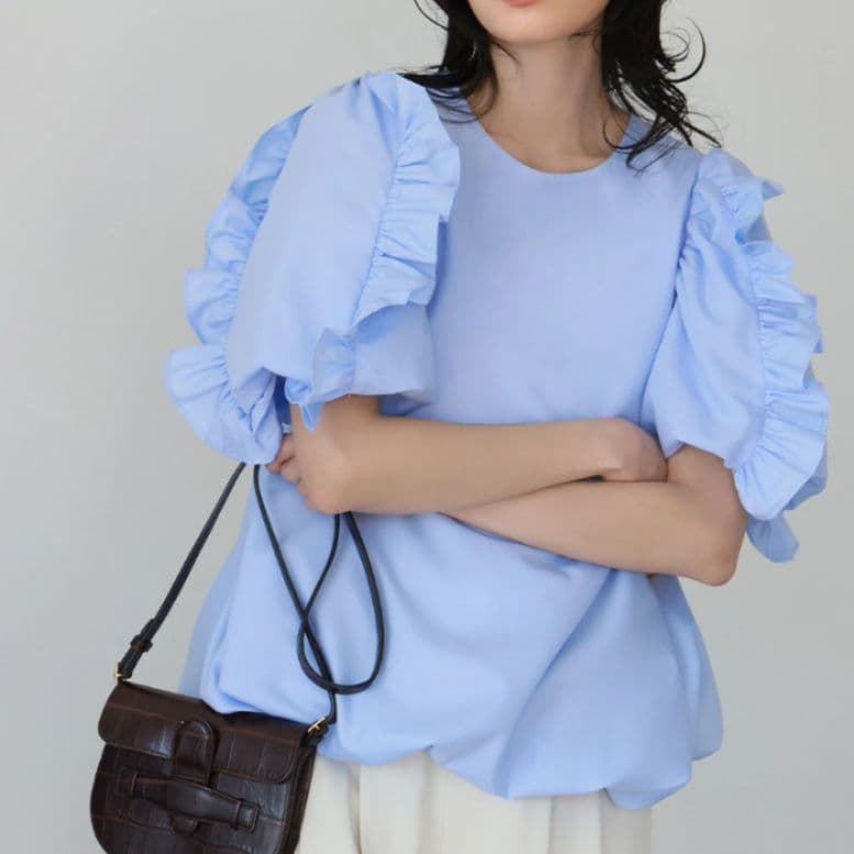 イエベ春服　華やか袖フリルゆったりブラウス