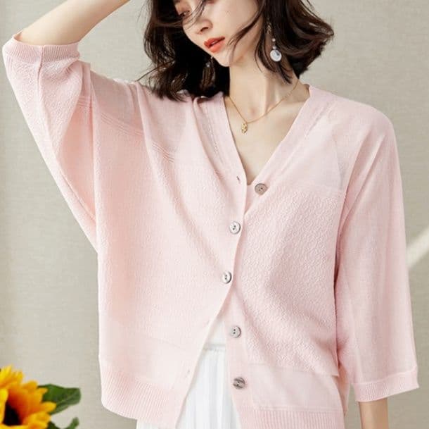 イエベ春/イエベ秋服　透明感あふれる七分袖ニット