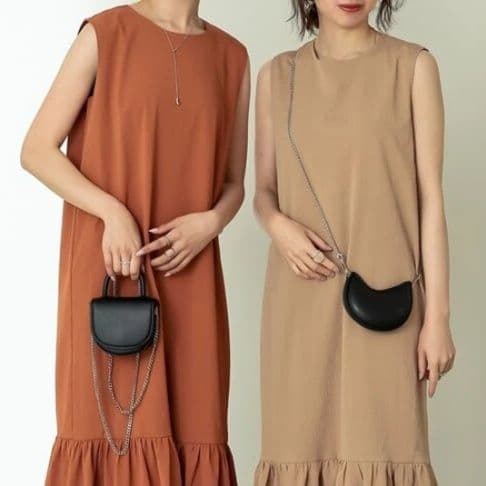 イエベ春/イエベ秋服　裾フレアノースリーブロングワンピース