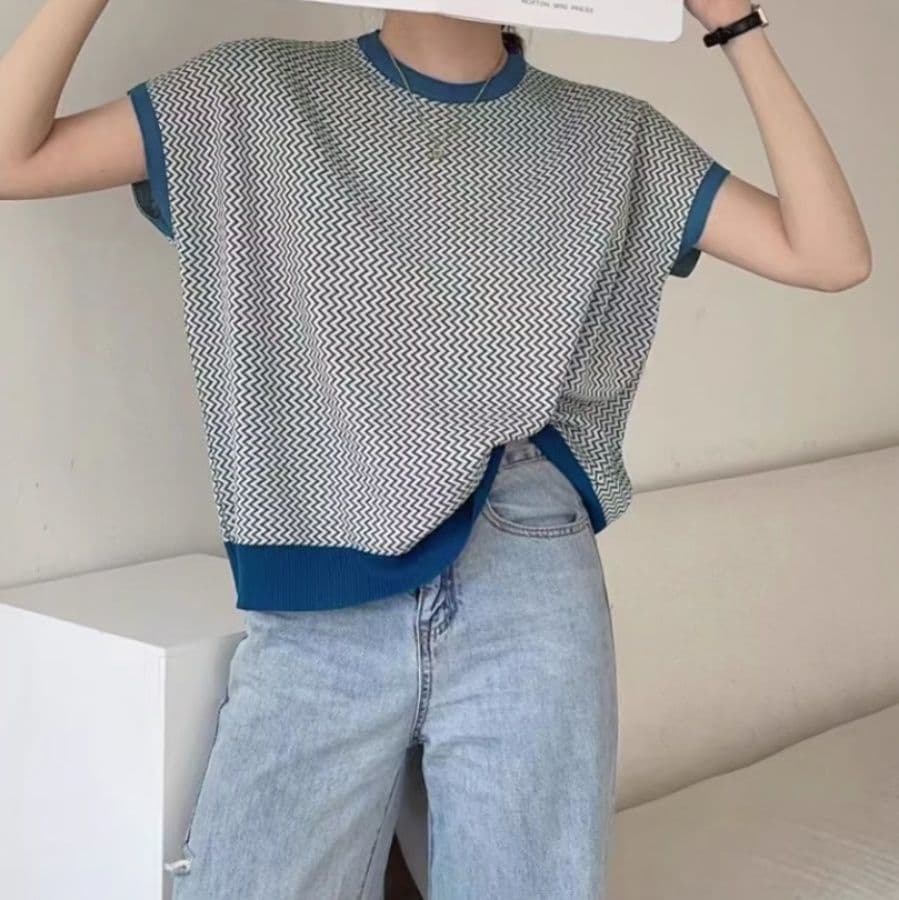 イエベ春/イエベ秋服　涼やか幾何学柄ニット フレンチスリーブ