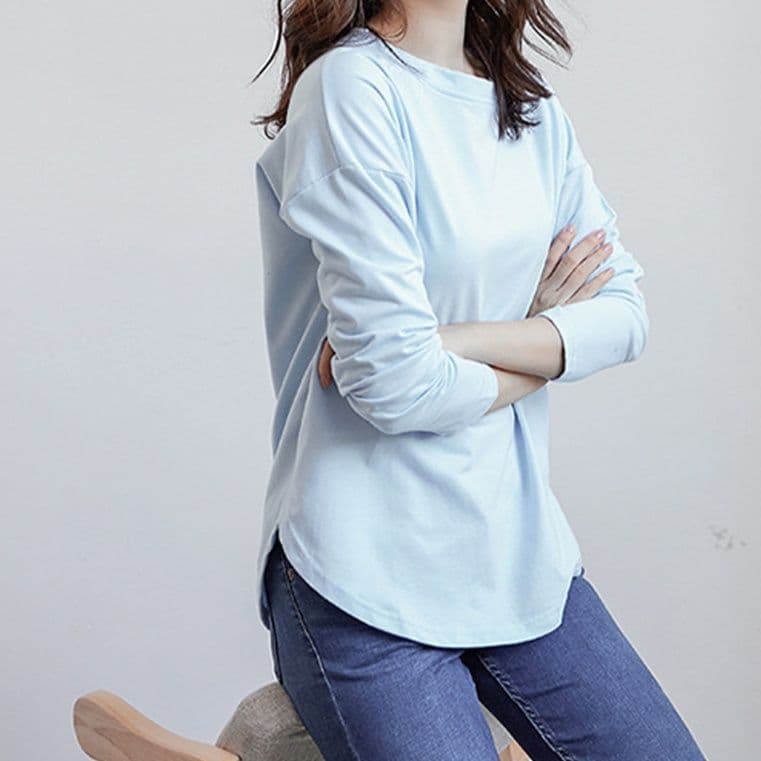 イエベ春/イエベ秋服　サイドスリット入り体型カバーティーシャツ 重ね着対応