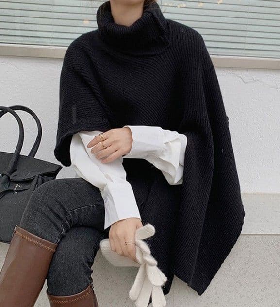 イエベ春/イエベ秋服　タートルネック風ケープ型ニット