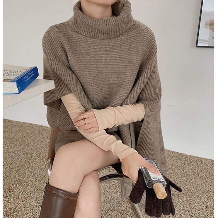 イエベ春/イエベ秋服　タートルネック風ケープ型ニット
