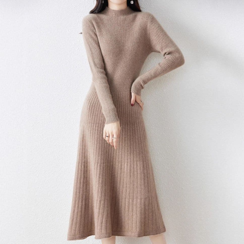 イエベ春/イエベ秋服　縦リブ編みモックネック長袖ニットワンピース