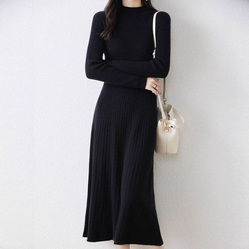 イエベ春/イエベ秋服　縦リブ編みモックネック長袖ニットワンピース