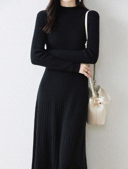 イエベ春/イエベ秋服　縦リブ編みモックネック長袖ニットワンピース