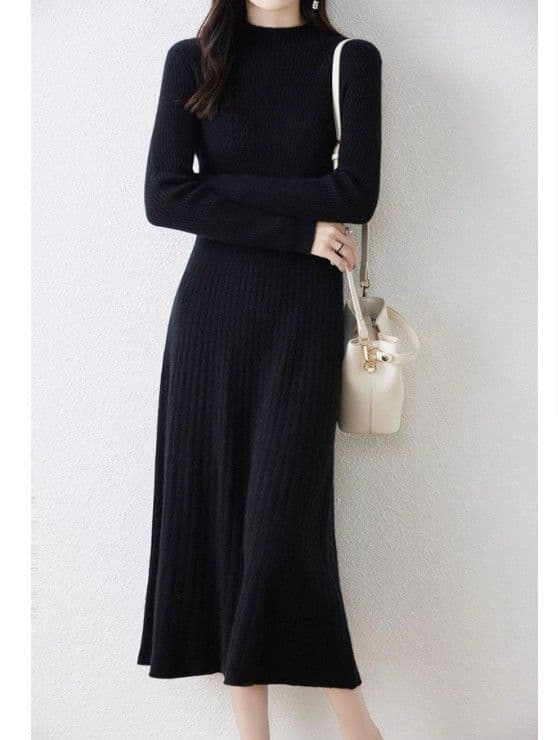 イエベ春/イエベ秋服　縦リブ編みモックネック長袖ニットワンピース