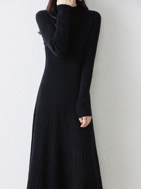 イエベ春/イエベ秋服　縦リブ編みモックネック長袖ニットワンピース