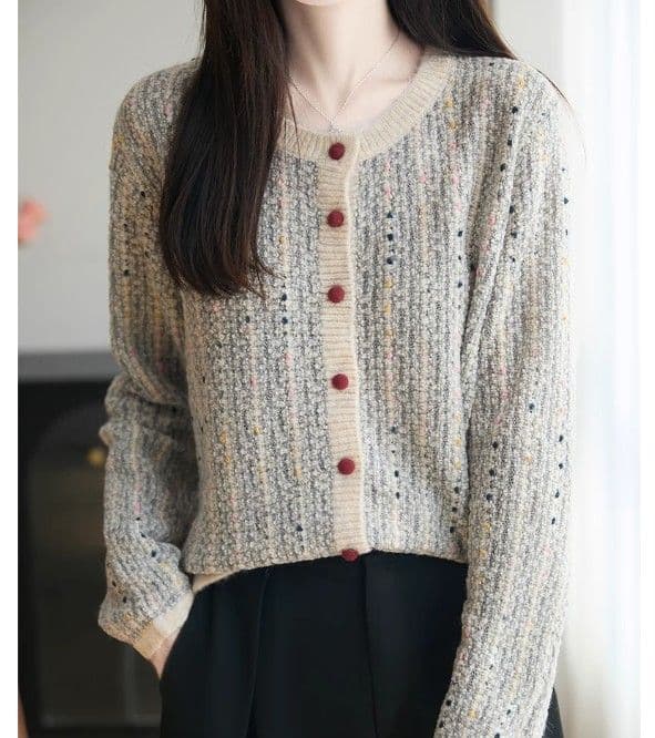 イエベ春/イエベ秋服　上品な小花柄混合糸丸首ボタン留めカーディガン