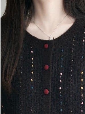 イエベ春/イエベ秋服　上品な小花柄混合糸丸首ボタン留めカーディガン