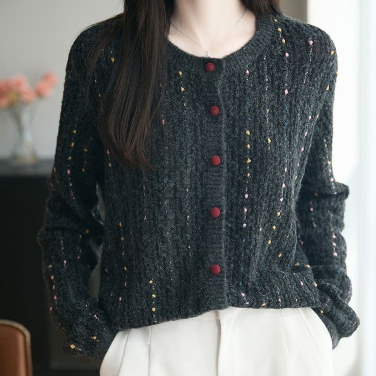 イエベ春/イエベ秋服　上品な小花柄混合糸丸首ボタン留めカーディガン