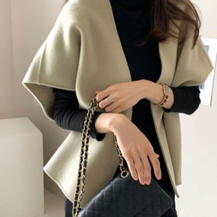 イエベ春/イエベ秋服　上品な大人のゆったり袖なしウールベスト