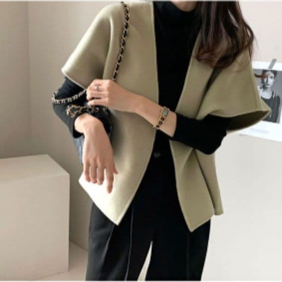 イエベ春/イエベ秋服　上品な大人のゆったり袖なしウールベスト