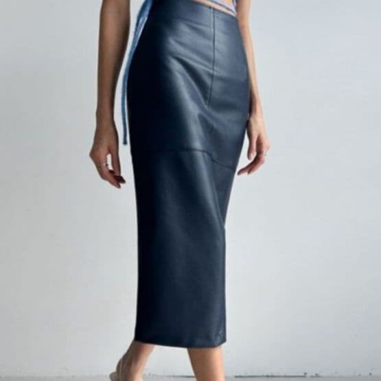 イエベ春/イエベ秋服　本格レザー調ハイウエストタイトスカート