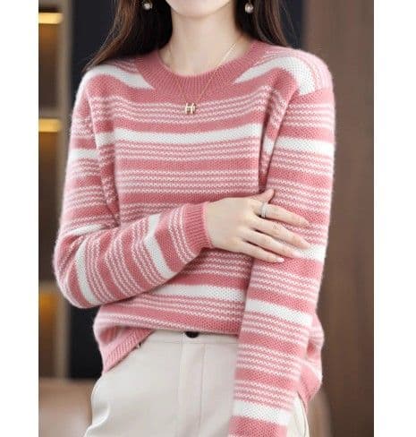 イエベ春/イエベ秋服　 波模様編みが美しい上品ボーダー長袖プルオーバー