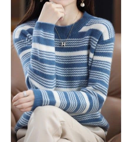 イエベ春/イエベ秋服　 波模様編みが美しい上品ボーダー長袖プルオーバー
