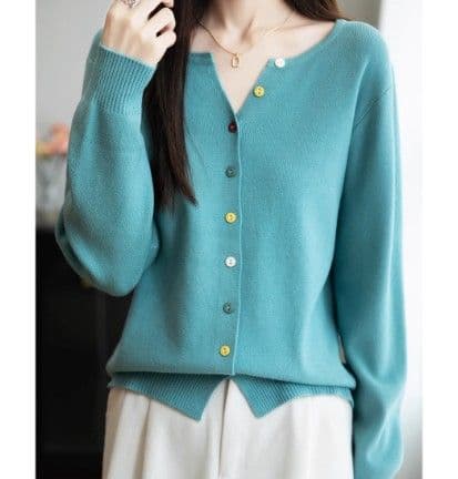 イエベ春/イエベ秋服　マルチボタン配色カーディガン