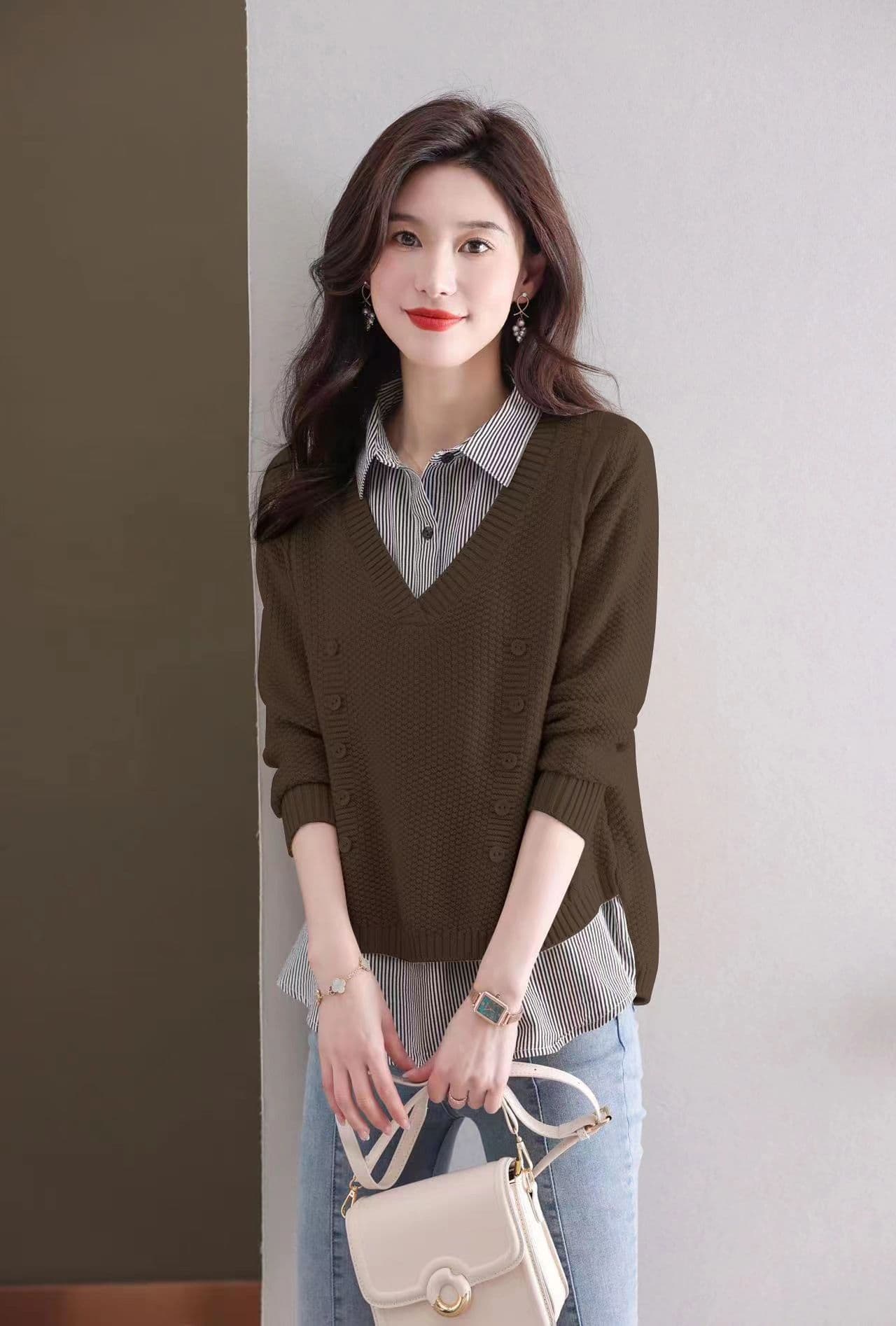 イエベ春/イエベ秋服　襟付きシャツ重ね着風ニット