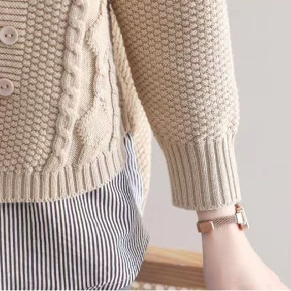 イエベ春/イエベ秋服　襟付きシャツ重ね着風ニット
