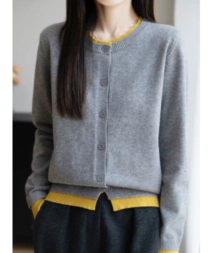 イエベ春/イエベ秋服　配色ラインが映える丸襟ボタン留めニットカーディガン