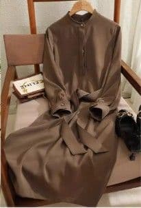 イエベ春/イエベ秋服　バンドカラー共布リボンベルト付き長袖膝丈ワンピース