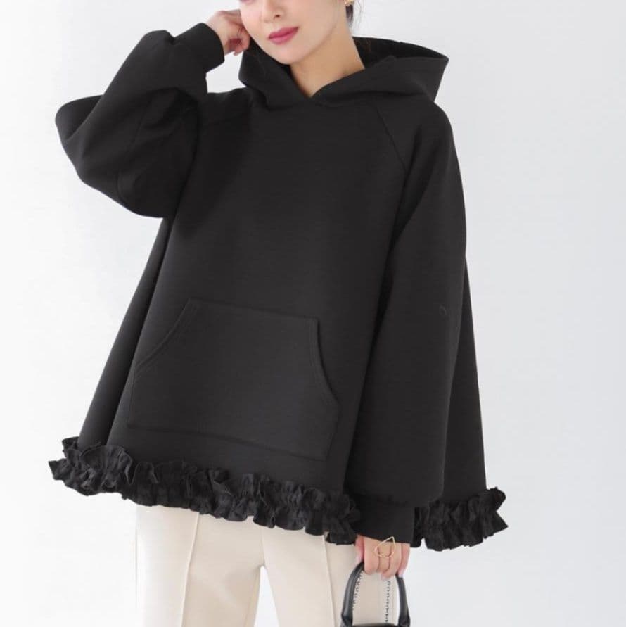 イエベ春服　裾フリル付きオーバーサイズフーディースウェット