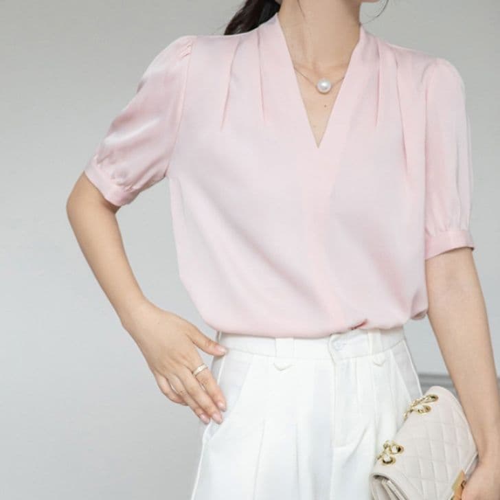 イエベ春/イエベ秋服　パフスリーブブイネック半袖ブラウス