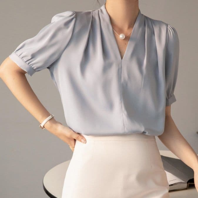 イエベ春/イエベ秋服　パフスリーブブイネック半袖ブラウス