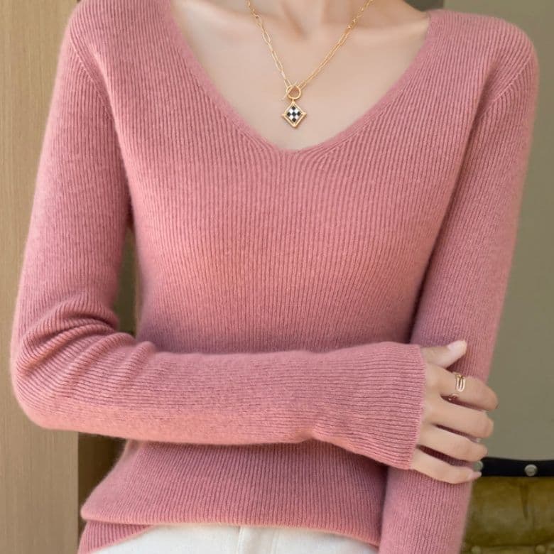 イエベ春/イエベ秋服　上品なブイネックリブ編み長袖ニット