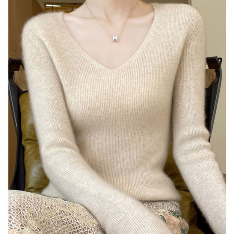 イエベ春/イエベ秋服　上品なブイネックリブ編み長袖ニット